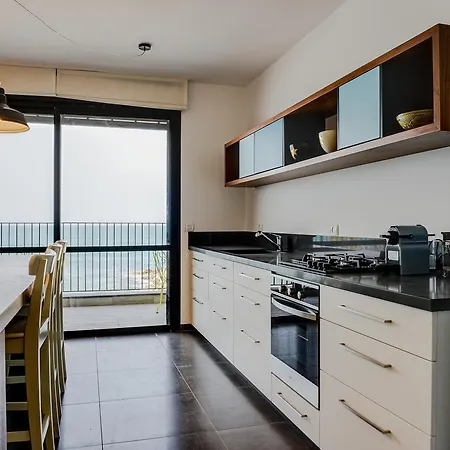 Beautiful Apartment On The First Line Of The Sea Haifa Esterno foto