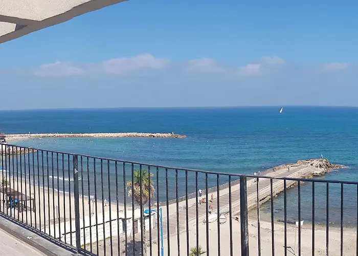 Beautiful Apartment On The First Line Of The Sea