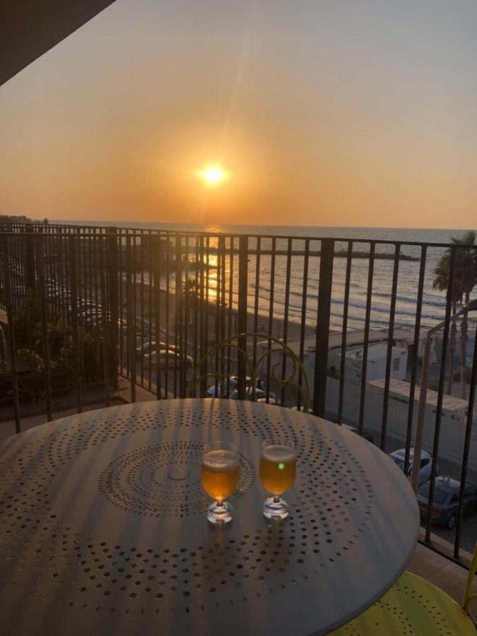 Apartment Beautiful On The First Line Of The Sea Haifa